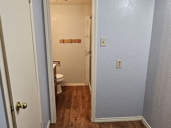 3rd image of 701 Towne House Ln