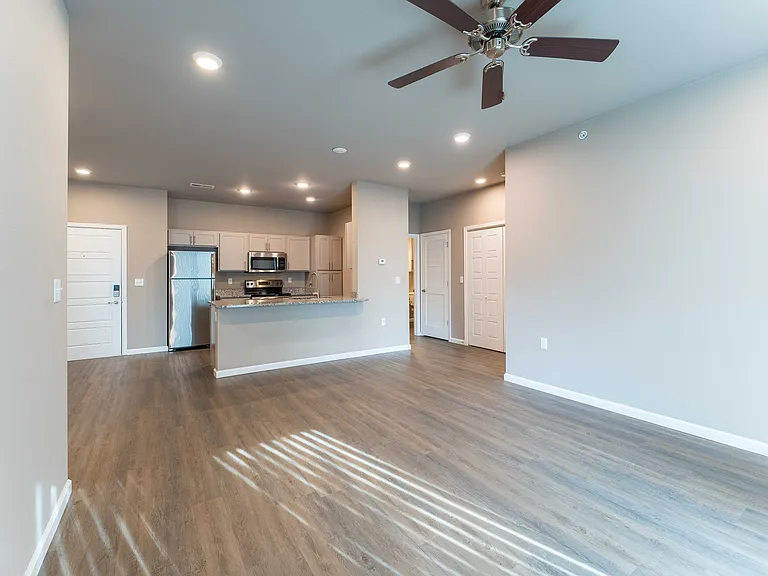 Coryell Commons — Photo 100