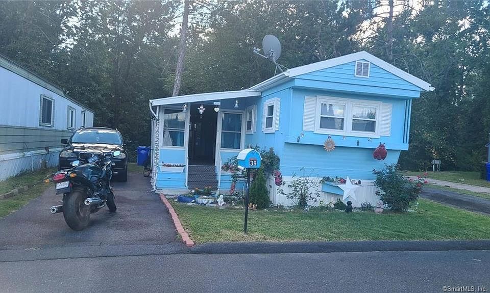 1st image of 39 Rivermead Boulevard