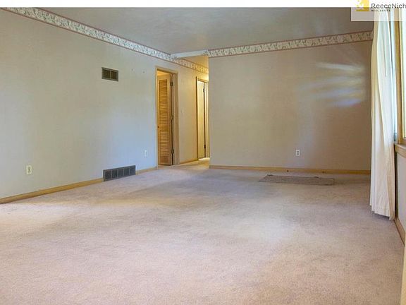 4th image of 1809 N 49th Ter