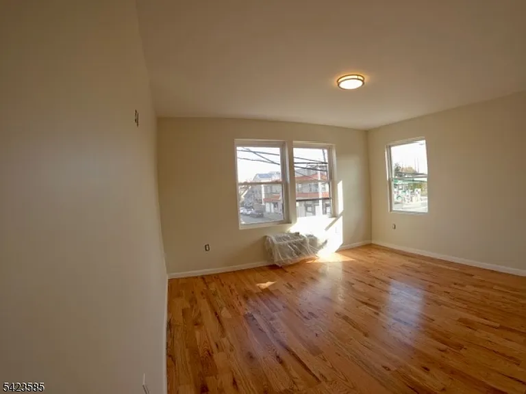 520 Bayway Ave #2A — Photo 7