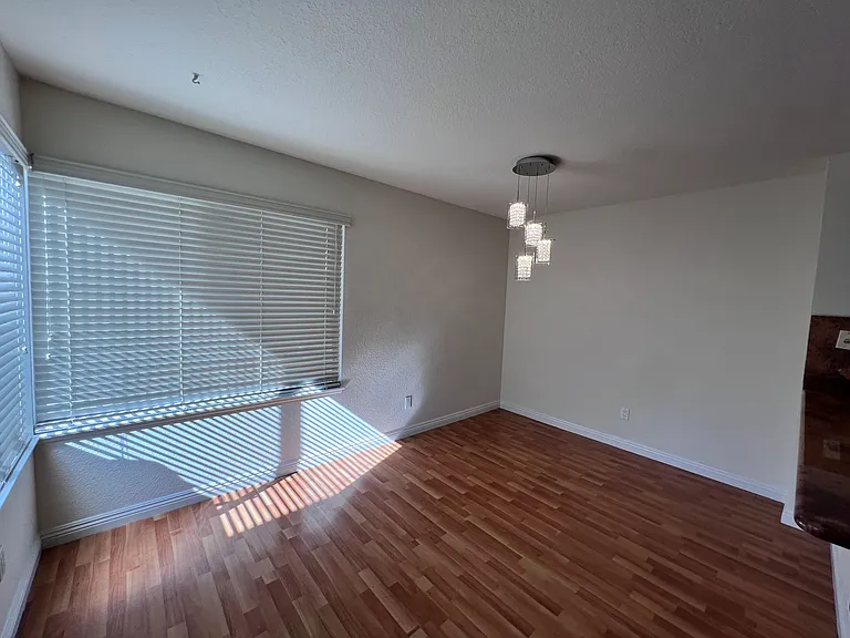 20821 E Crest Ln — Photo 5