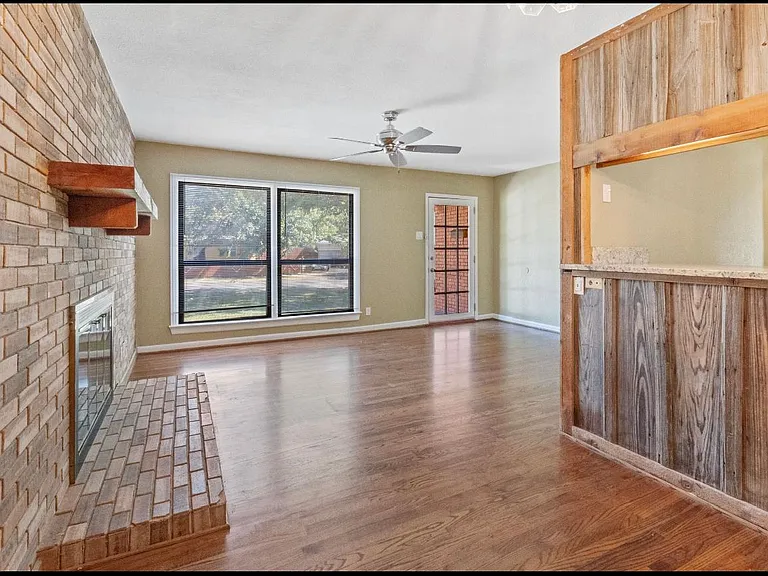 10911 Visalia Dr — Photo 7
