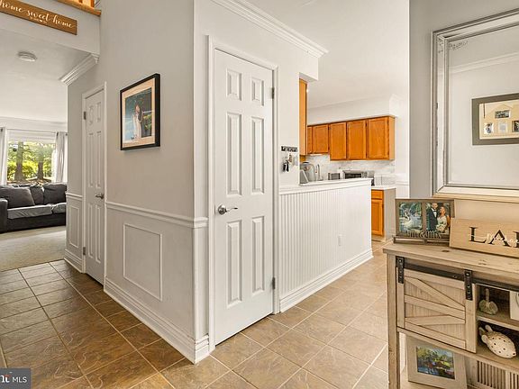 5th image of 82 Beacon Pl