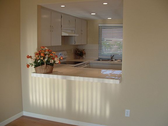 4th image of 424 SE 13th Ct