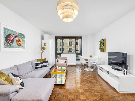 3rd image of 1 Irving Pl APT G7f