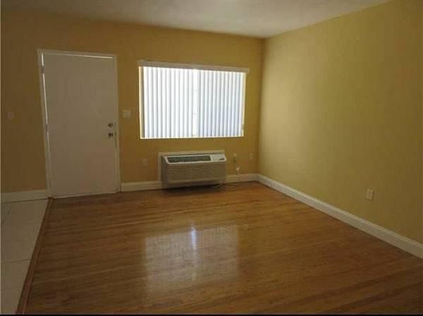 1st image of 8401 Byron Ave #16
