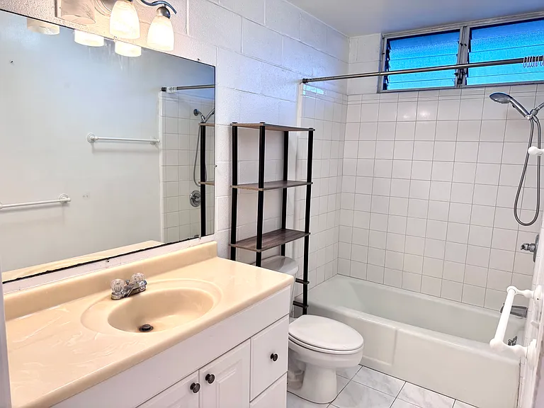 1479 Thurston Ave #305 — Photo 5
