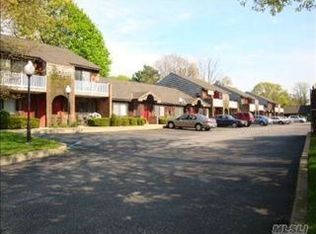 730 Railroad Ave, West Babylon, NY 11704