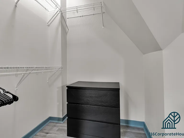 36 E Utica St #3B — Photo 6