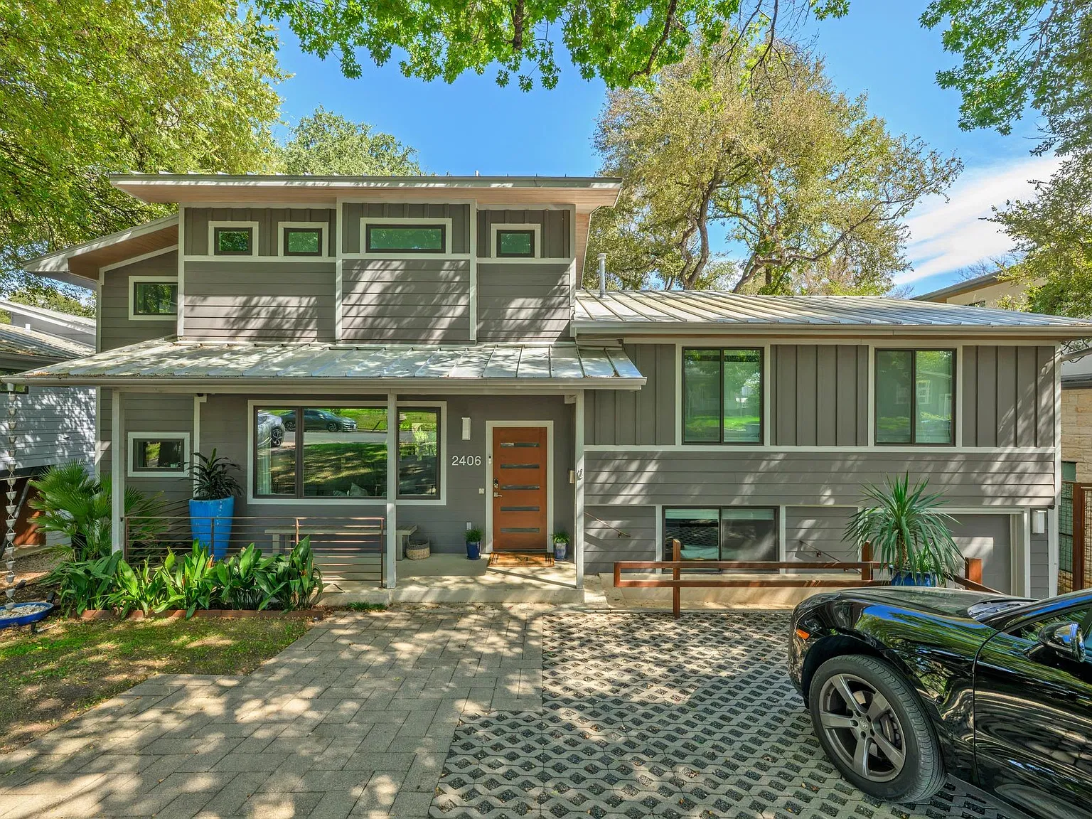 6 bed, 4.0 bath, 3129 sqft, $12,000 — Photo 1