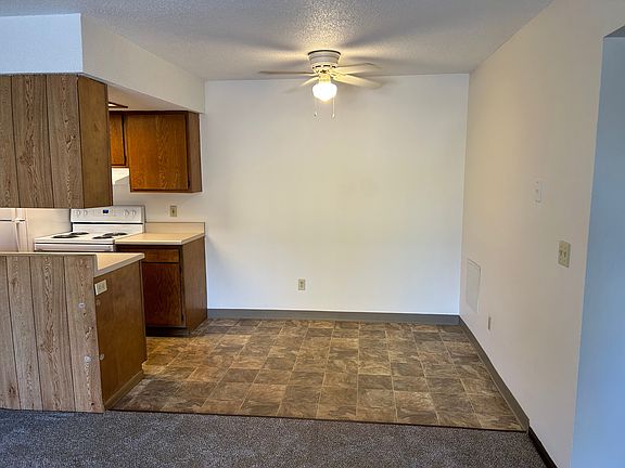 2nd image of 994 S Main St #B10