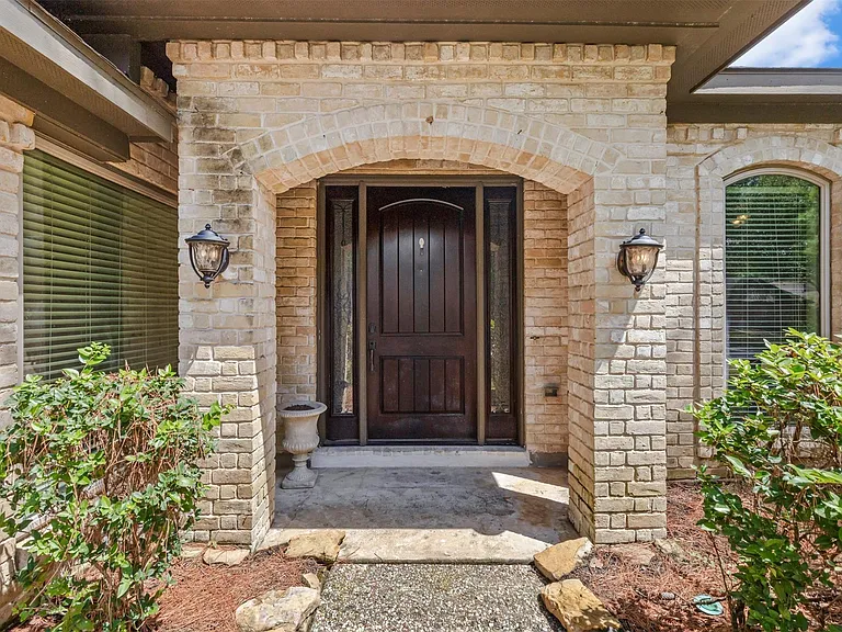 16210 Chipstead Dr — Photo 4
