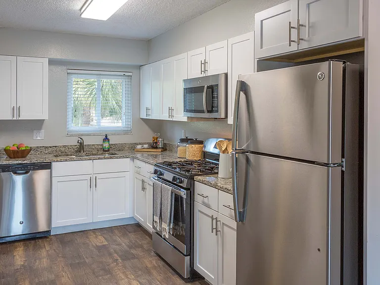 Westwood Suites — Photo 19