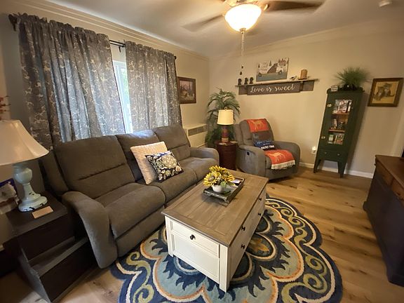2nd image of 2530 Elwood Ave #2