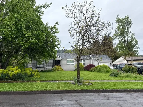1481 D St, Springfield, OR 97477