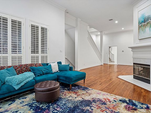 4th image of 2916 Thomas Ave