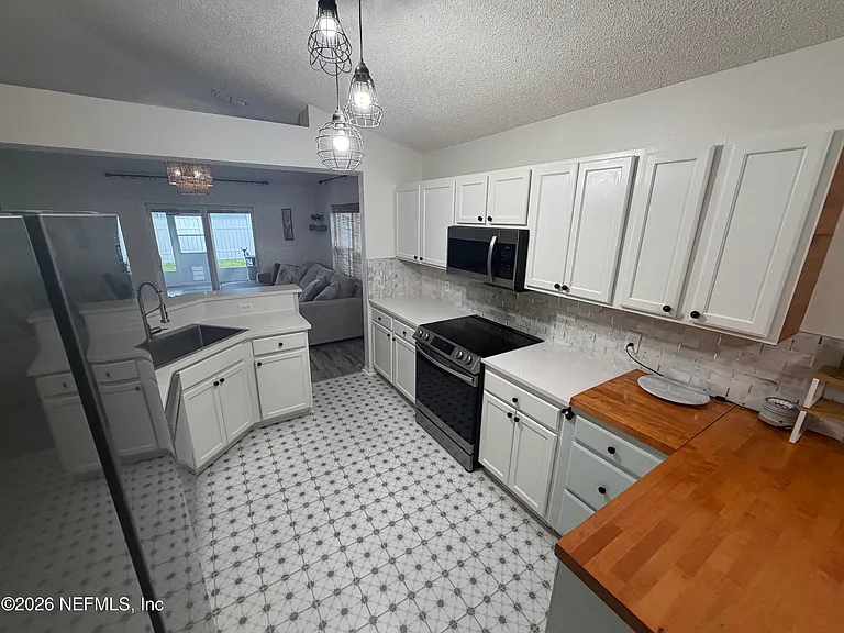 11058 Miata Ct — Photo 15