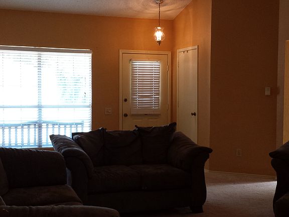 entry/living room