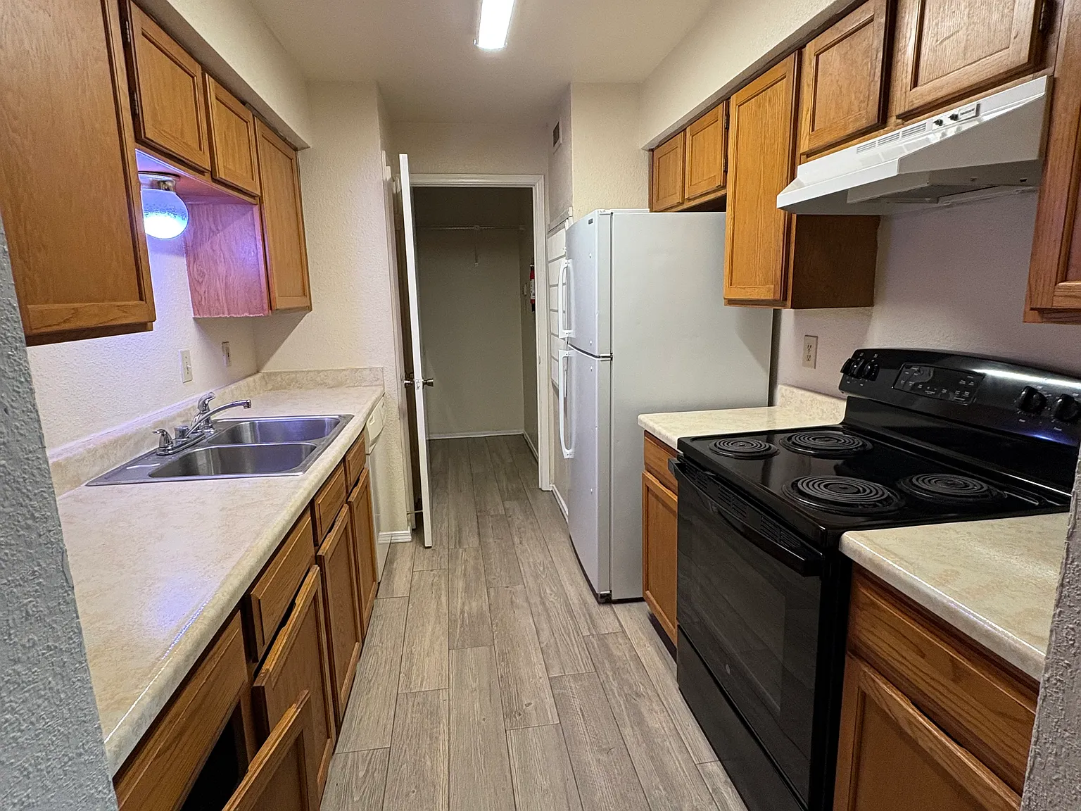 2 bed, 1068 sqft, $1,250 — Photo 3