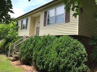 1107 Vanka Dr, Pinnacle, NC 27043