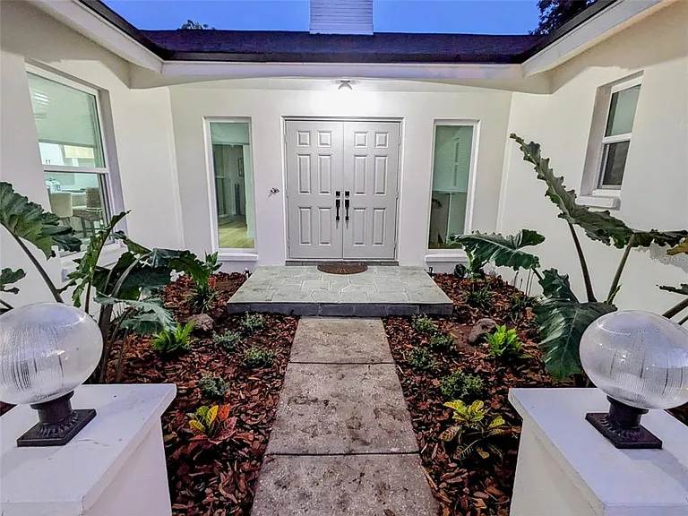 1455 Fairway Dr — Photo 3