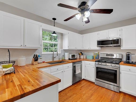 4th image of 341 Riverside Chase Cir