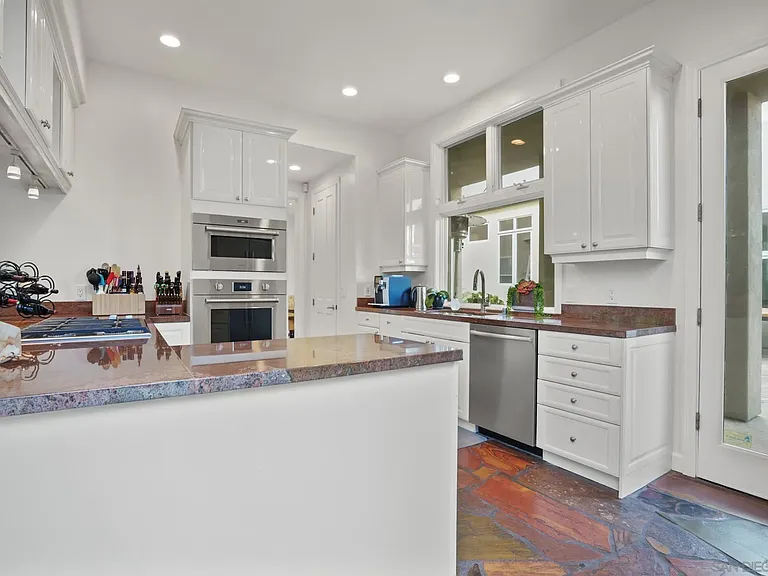 13601 Nogales Dr — Photo 9