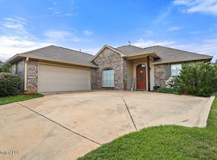 209 Barrington Cv, Florence, MS 39073