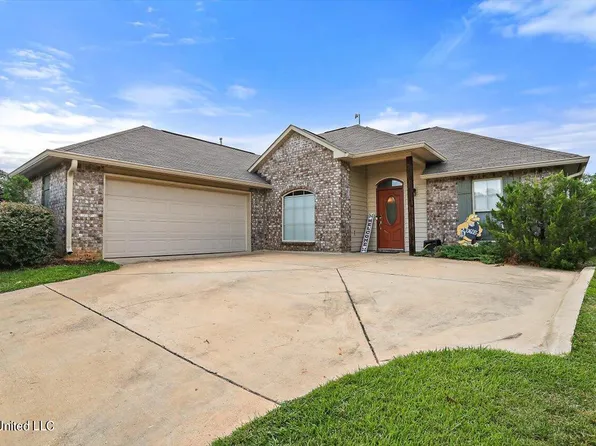 209 Barrington Cv, Florence, MS 39073