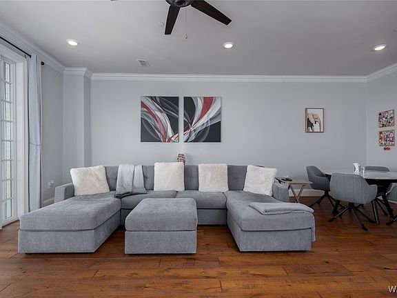 3rd image of 510 13th St #303