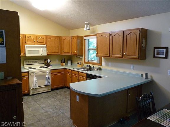 4th image of 4253 Bass Creek Dr