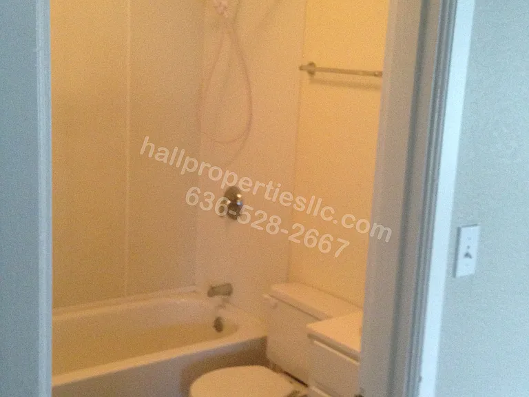 945 Main St — Photo 10