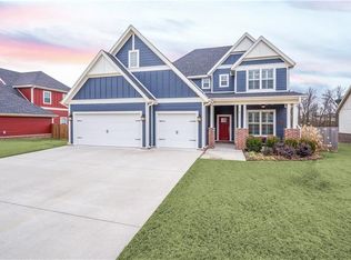 1007 Chancery Ln, Cave Springs, AR 72718