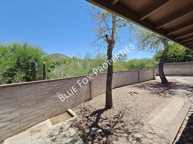 2781 W Calle Carapan — Photo 33