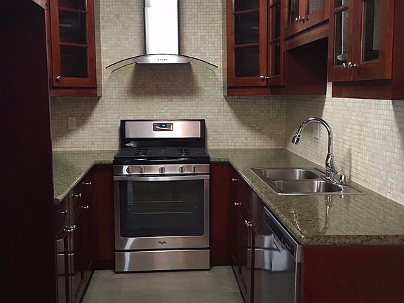 3rd image of 3220 Altura Ave APT 229