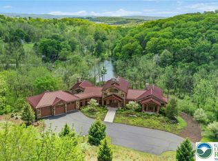 2042 Folk Rd, Fogelsville, PA 18051