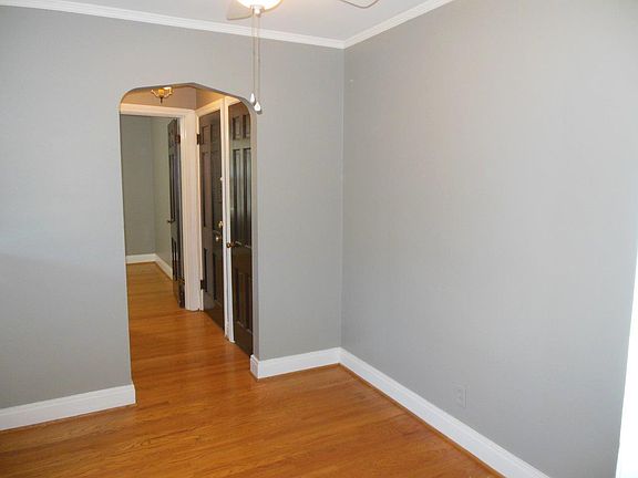 5th image of 2329 Mount Claire Ave APT 4