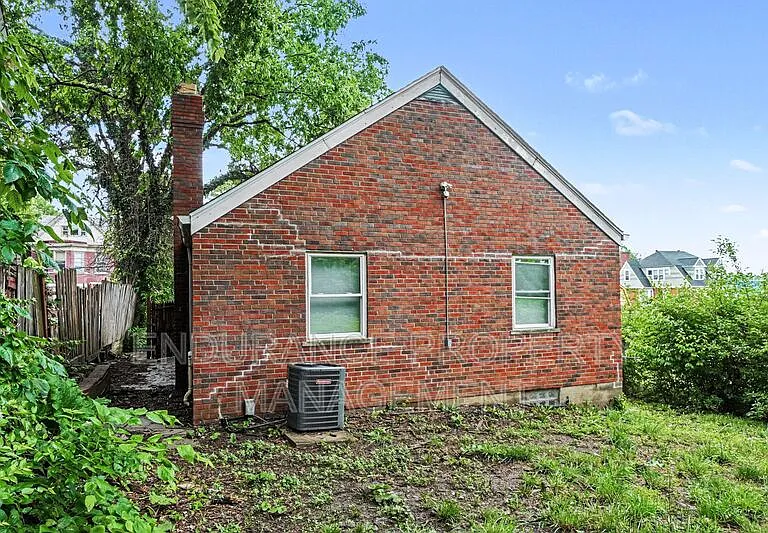 937 Grand Ave — Photo 24