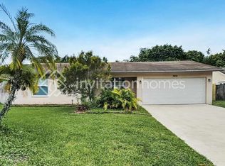 7406 Overlook Dr, Lake Worth, FL 33467