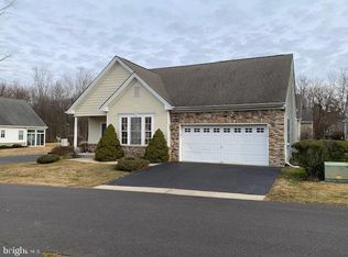 48 Goldfinch Dr, Hamilton, NJ 08690