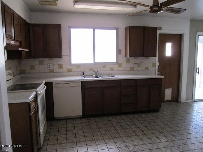 2nd image of 5224 W Wilshire Dr