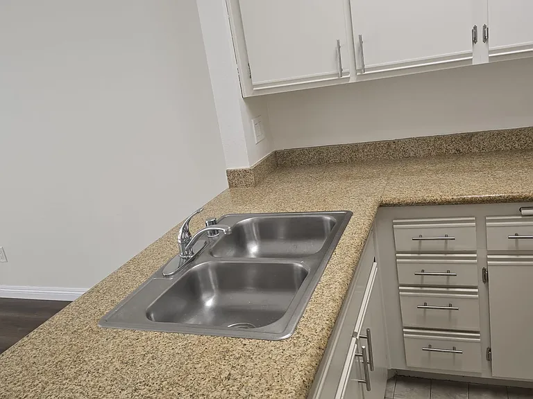 Tujunga Villas — Photo 17