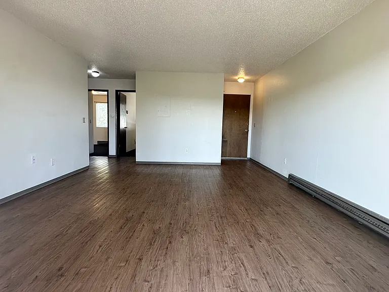 630 NE Maiden Lane — Photo 13