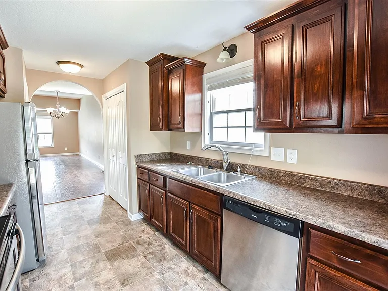 3627 Fox Tail Dr — Photo 8