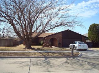 242 NE 46th St, Lawton, OK 73507
