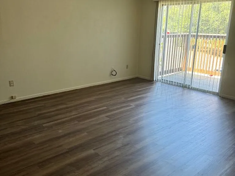 1801 Conifer Way — Photo 2