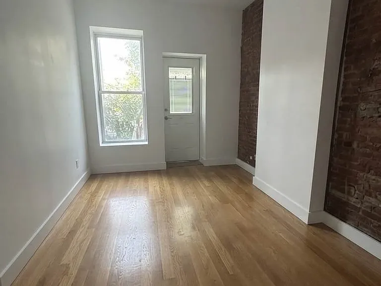 60-82 Catalpa Ave #2R — Photo 8