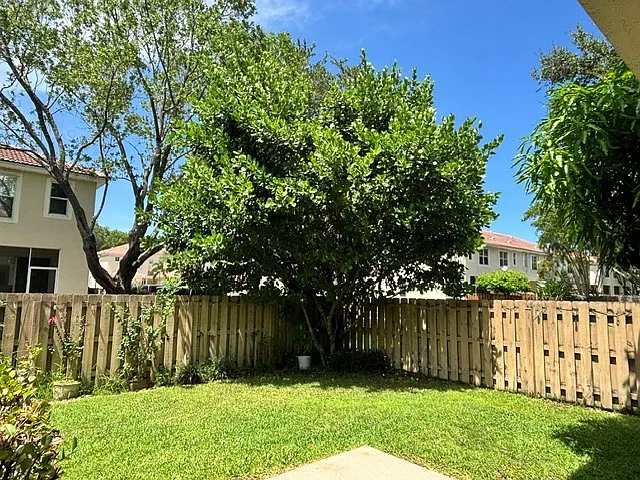 9747 Lago Dr — Photo 9