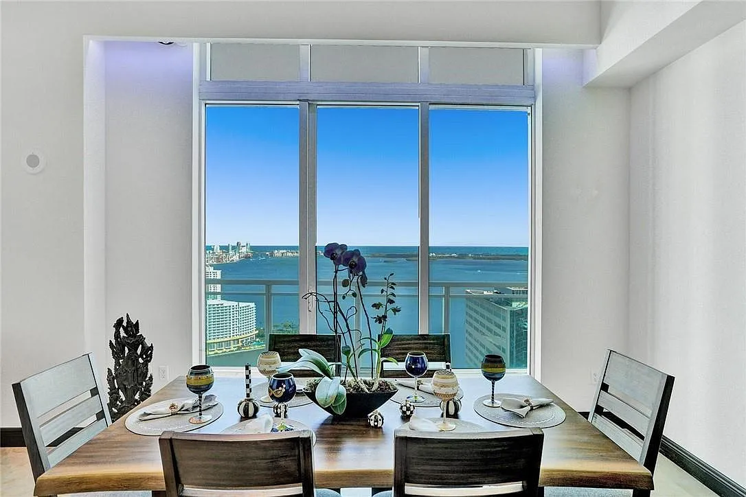 2 bed, 1436 sqft, $7,400 — Photo 2